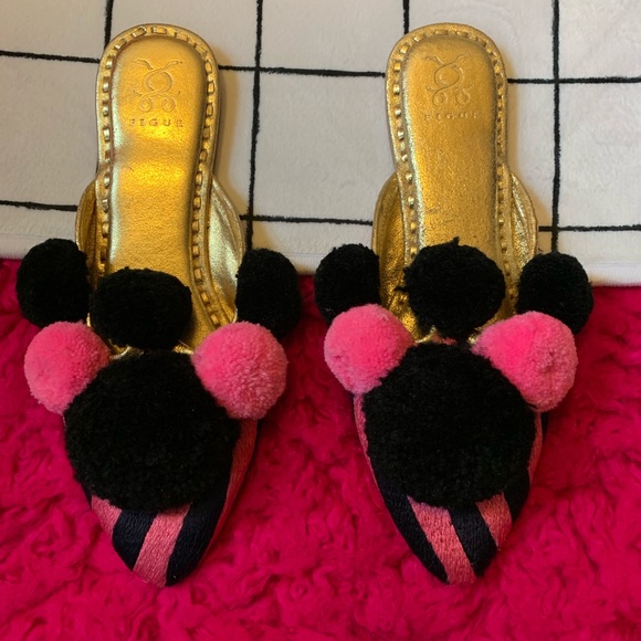 black pom pom sandals